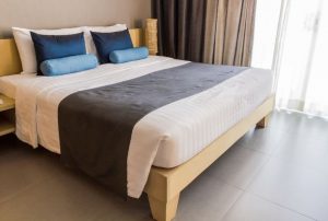 חולקים חדר: איך כדאי לבחור מיטה זוגית?